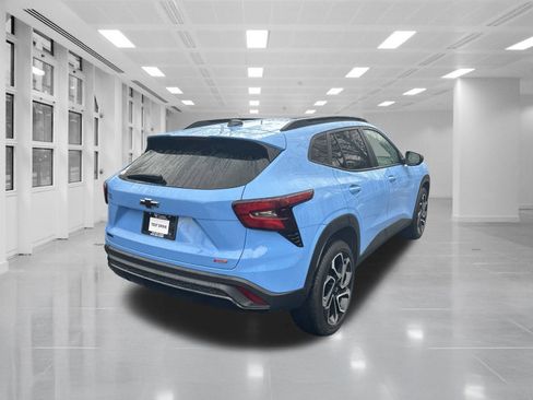 Certified 2024 Chevrolet Trax RS w/ Driver Confidence Package image 5