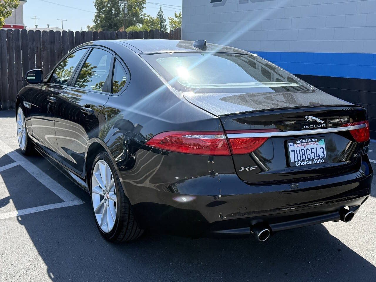 Used 2016 Jaguar XF R-Sport RWD image 4