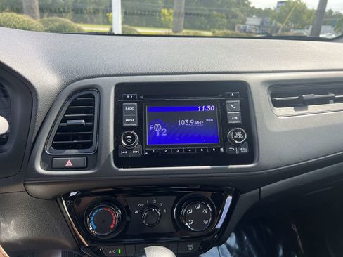 Used 2019 Honda HR-V LX image 23