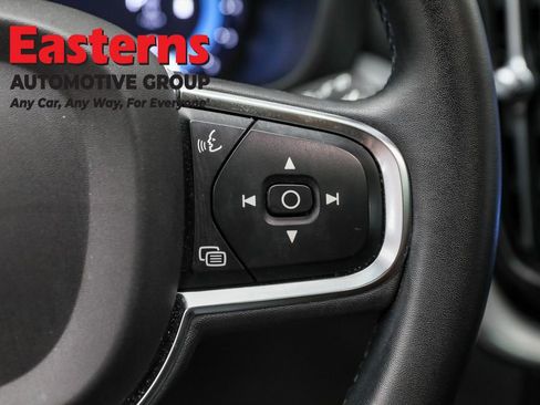 Used 2023 Volvo XC60 B5 Core image 16