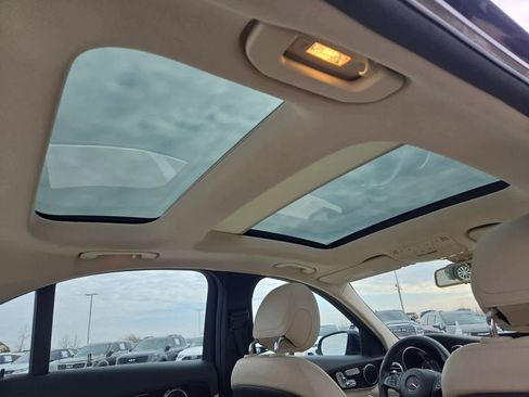 Used 2015 Mercedes-Benz C 300 Sedan image 21