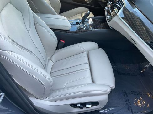 Used 2022 BMW 530i w/ Premium Package image 27