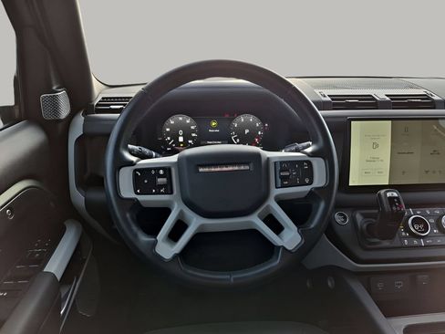 Used 2024 Land Rover Defender 130 X-Dynamic SE AWD/4WD image 26