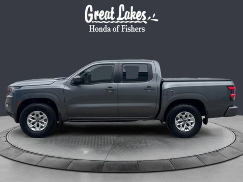 Used 2024 Nissan Frontier SV RWD image 2