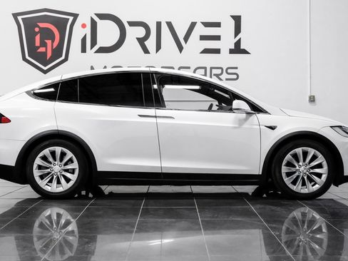 Used 2020 Tesla Model X Long Range image 9