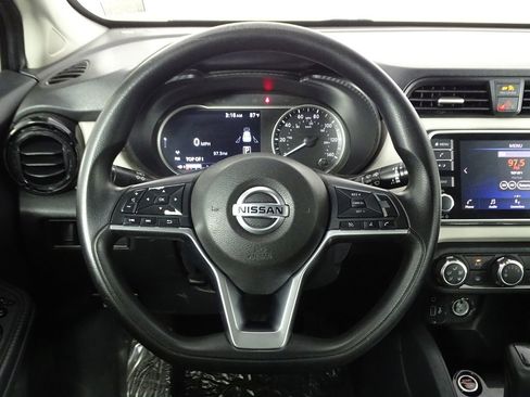 Used 2022 Nissan Versa SV w/ Trunk Package image 19