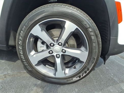 Used 2023 Jeep Grand Cherokee 4WD 4xe image 30