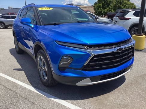 Used 2024 Chevrolet Blazer LT w/ Convenience Package FWD image 2