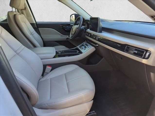 Used 2024 Lincoln Aviator 2WD w/ Premium Package image 24