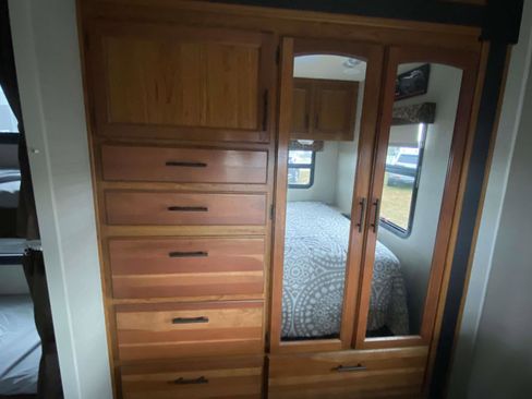 Used 2016 Ford E-450 and Econoline 450 Super Duty w/ Motorhome Prep Package image 18