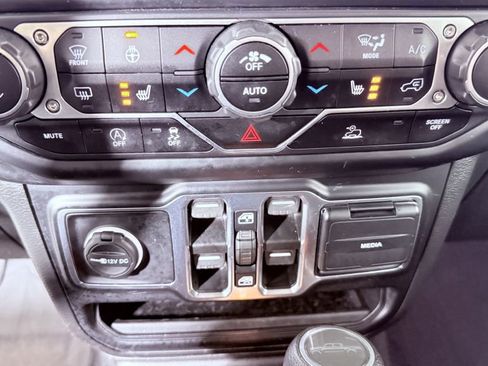 Used 2023 Jeep Gladiator Sport S AWD/4WD image 17