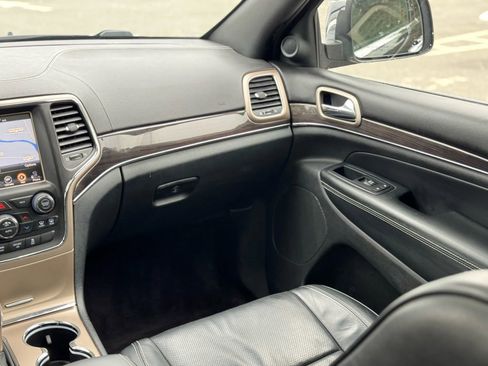 Used 2016 Jeep Grand Cherokee Overland w/ Advanced Technology Group image 35