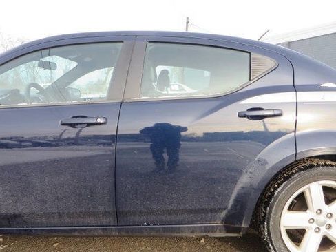 Used 2013 Dodge Avenger SE image 29