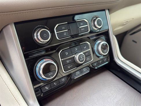 Used 2021 GMC Yukon Denali w/ Denali Ultimate Package image 21