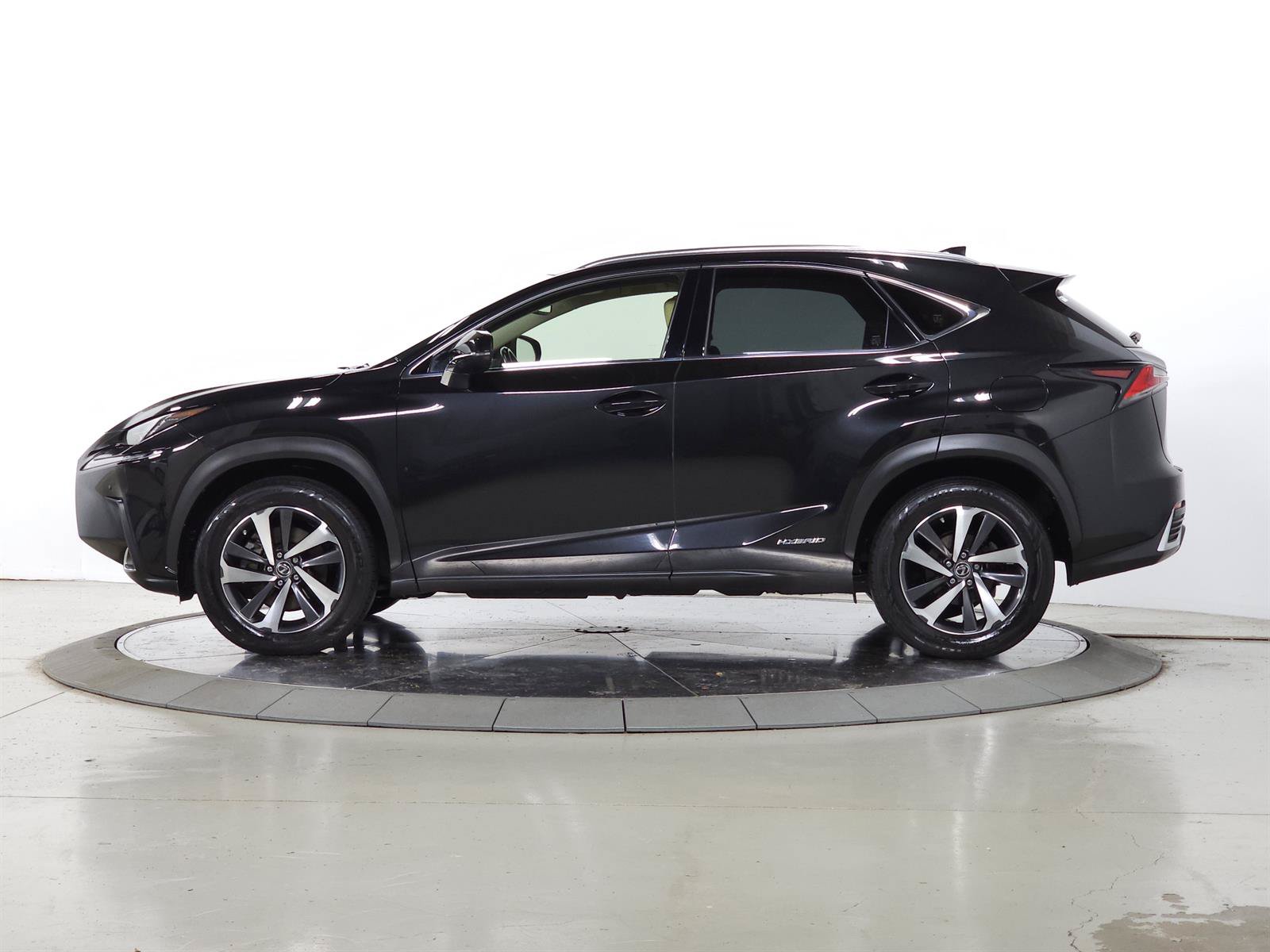 Used 2018 Lexus NX 300h AWD w/ Luxury Package image 4