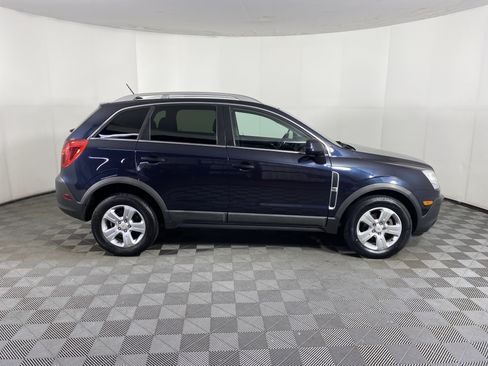 Used 2014 Chevrolet Captiva Sport LS FWD image 3