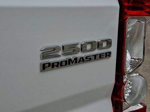 Used 2025 RAM ProMaster 2500 FWD image 31