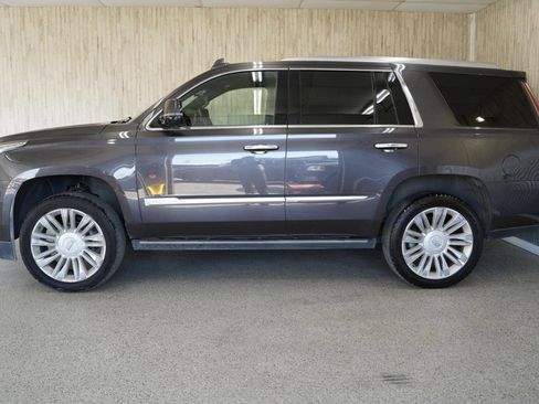 Used 2018 Cadillac Escalade Platinum image 4