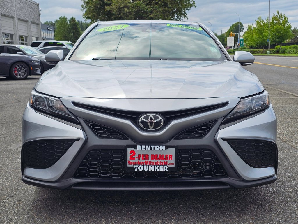 Used 2024 Toyota Camry SE FWD image 2