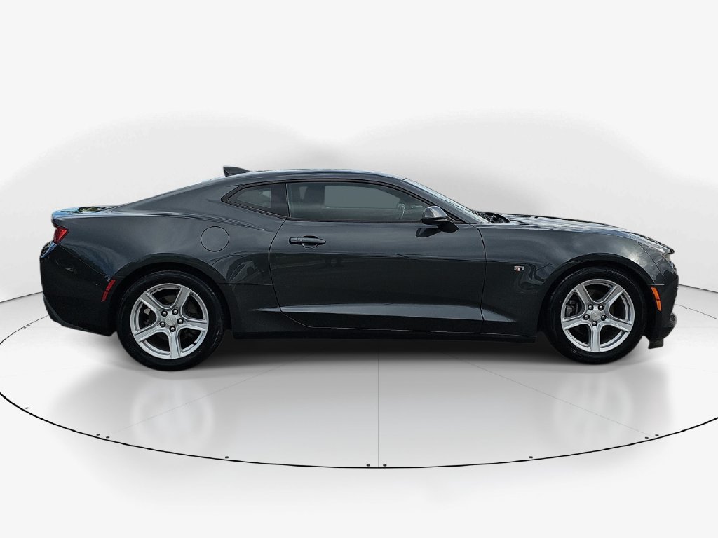 Used 2017 Chevrolet Camaro LT RWD image 5