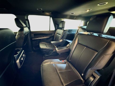 Used 2021 Ford Expedition Max XLT image 24