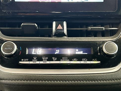 Used 2024 Toyota Corolla SE image 13