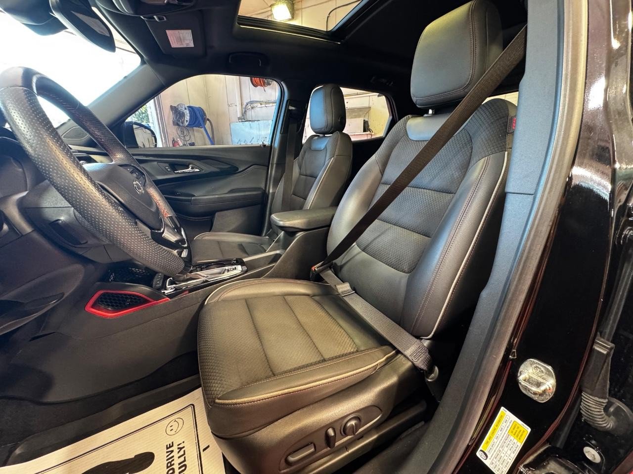 Used 2021 Chevrolet TrailBlazer RS w/ Sun and Liftgate Package FWD image 17
