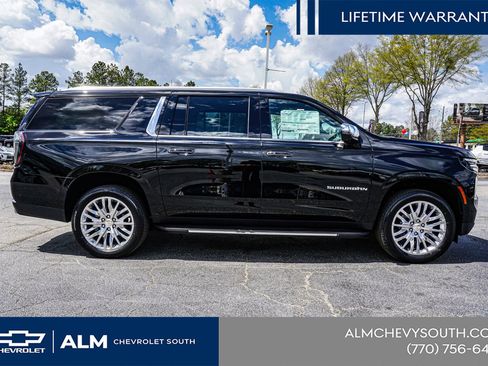 New 2025 Chevrolet Suburban Premier AWD/4WD image 10