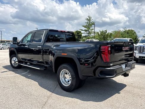 New 2026 GMC Sierra 3500 Denali w/ Denali Reserve Package AWD/4WD image 3
