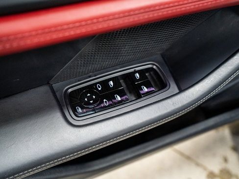 Used 2021 Porsche Taycan 4S image 30