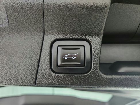 Used 2018 GMC Acadia SLT image 31