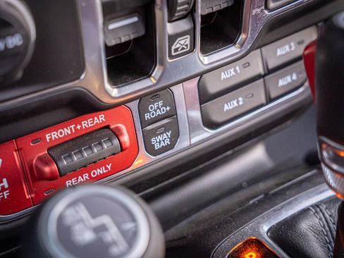 Used 2024 Jeep Wrangler Unlimited Rubicon 392 AWD/4WD image 24