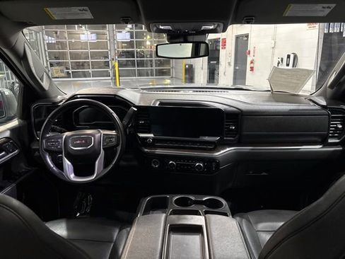 Used 2024 GMC Sierra 1500 SLT image 29