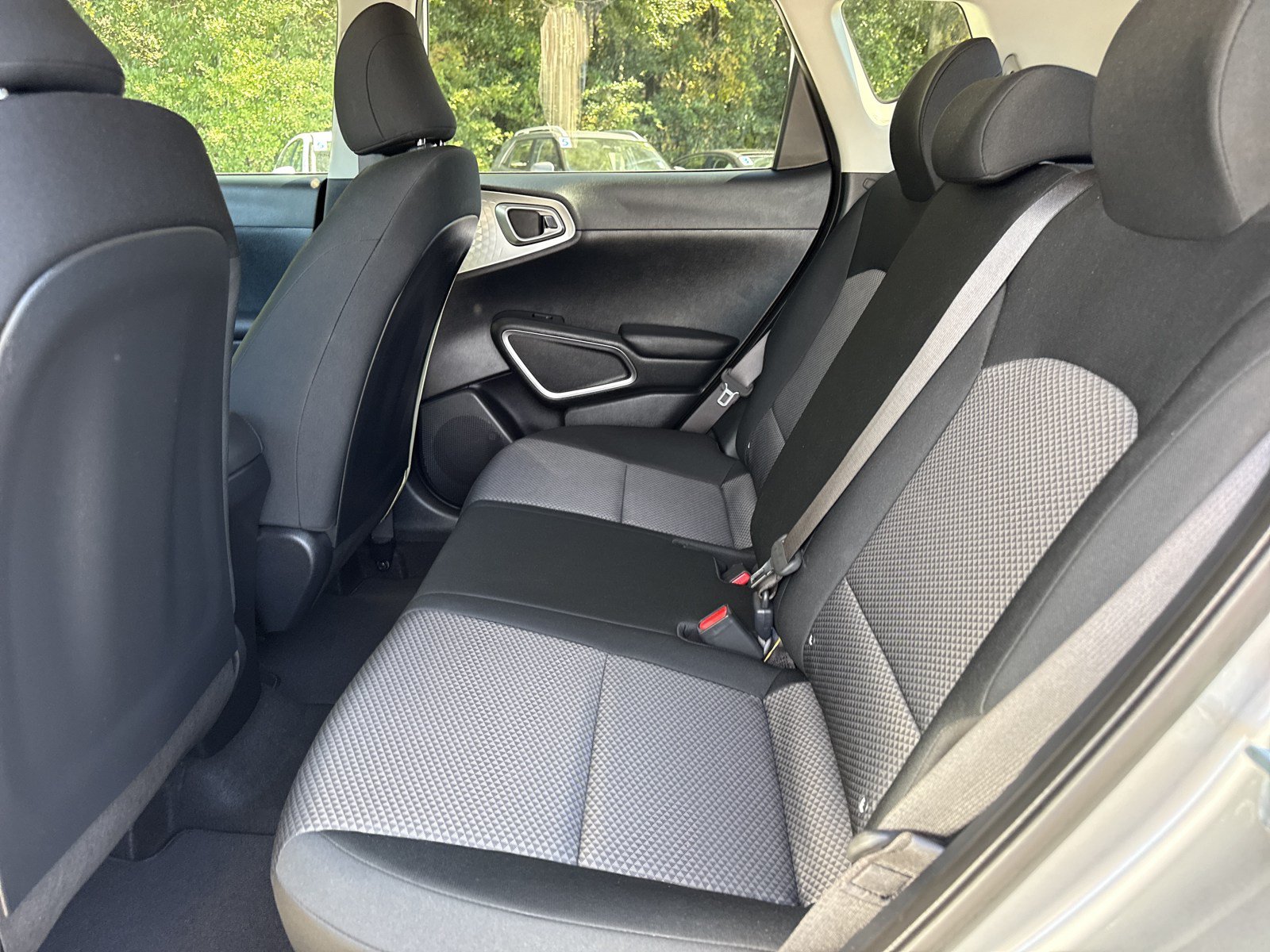 Used 2025 Kia Soul LX FWD image 13