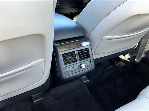 Used 2015 Toyota Avalon Limited w/ Technology Package FWD image 11