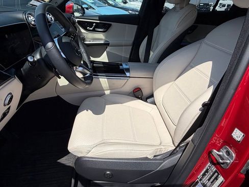 Used 2026 Mercedes-Benz GLC 300 image 8