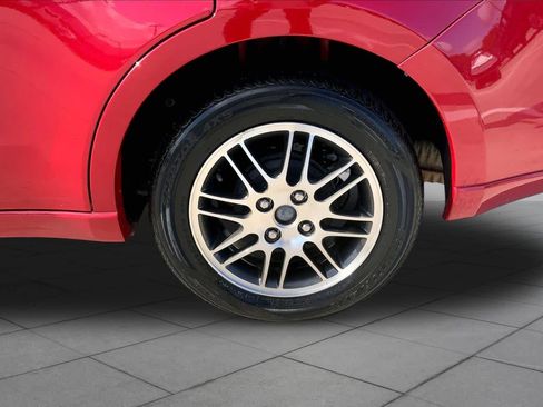 Used 2010 Ford Focus SE FWD image 10