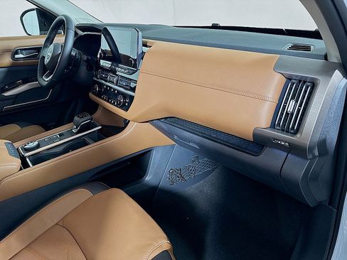 New 2025 Nissan Pathfinder Platinum w/ Cargo Package image 32