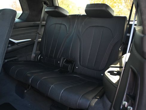 Used 2022 BMW X7 xDrive40i w/ M Sport Package image 12