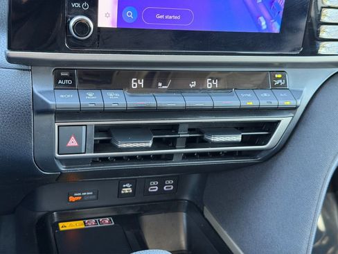 Used 2025 Toyota Camry LE image 22