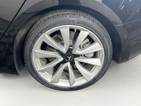 Used 2018 Tesla Model 3 Mid Range image 11