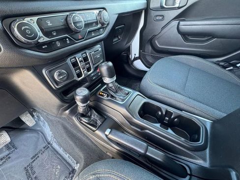 Used 2024 Jeep Wrangler Unlimited Sport AWD/4WD image 28
