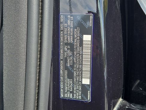 Used 2025 Volvo XC90 B5 Core image 28