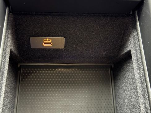 Used 2025 BMW X7 xDrive40i w/ Parking Assistance Package image 34