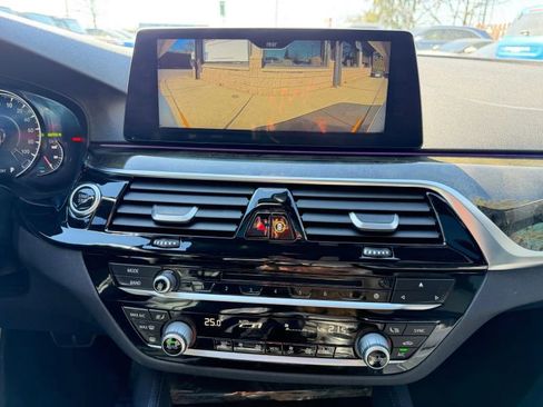 Used 2018 BMW 530e xDrive 530e xDrive iPerformance Sedan image 19