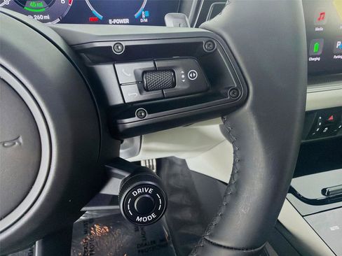 Certified 2025 Porsche Cayenne S image 14