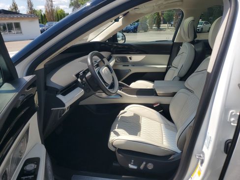 Certified 2024 Lincoln Nautilus Black Label w/ Jet Appearance Package (87T) AWD/4WD image 12