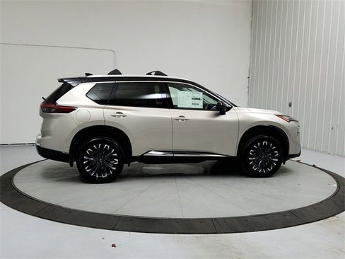 New 2026 Nissan Rogue Platinum image 8