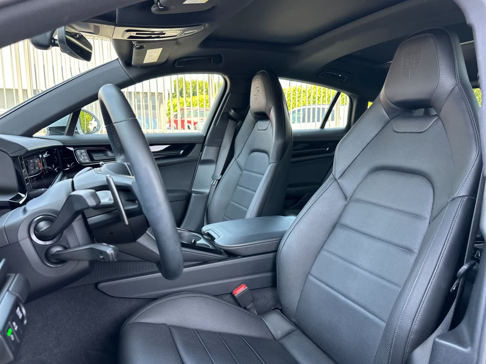 Certified 2025 Porsche Panamera 4 AWD/4WD image 5