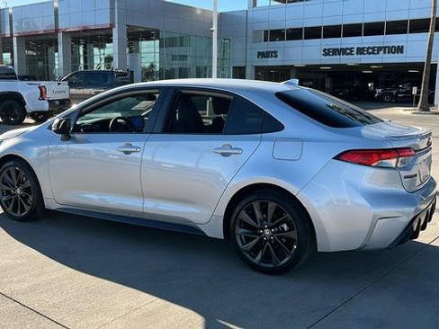 Used 2025 Toyota Corolla SE image 21